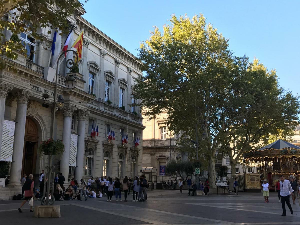 Les Coulisses De L'Horloge - Wifi - 50 M Palais Des Papes Διαμέρισμα Αβινιόν Εξωτερικό φωτογραφία